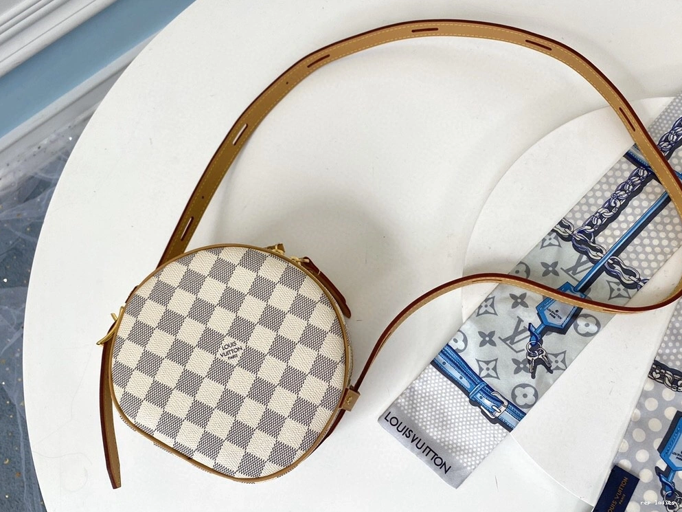 Cheap CHAPEAU SOUPLE LOUIS PM VUITTON BOITE 0802